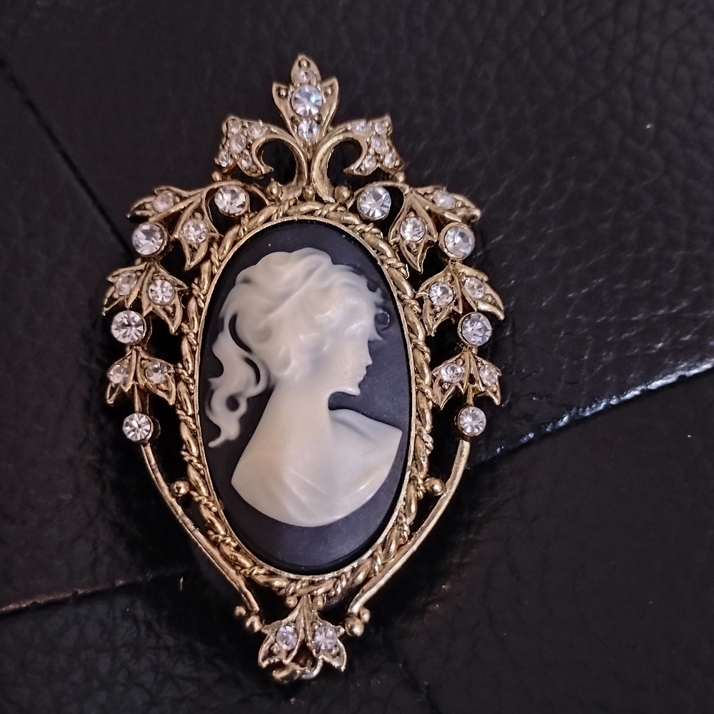 Vintage Cameo Brooch Gold & Black Accents Clear Crystals White Portrait Of Lady